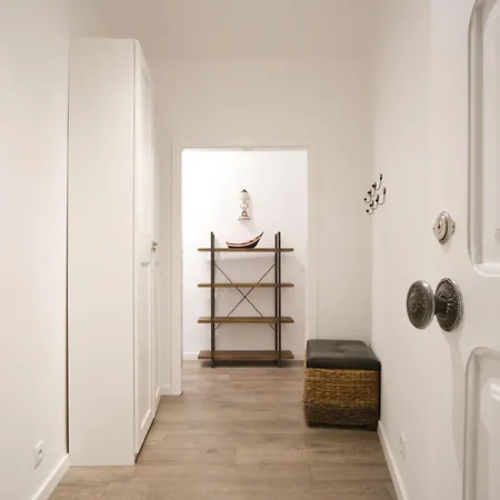 Charming 3br In The Heart Of Town By Feel Apartment