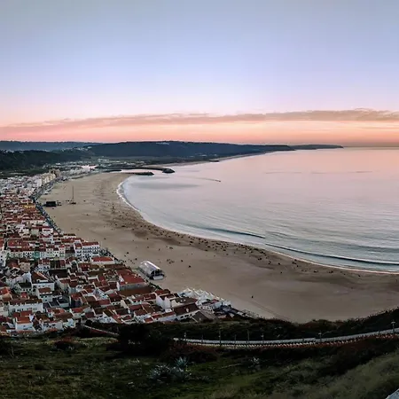 Charming 3br In The Heart Of Town By Feel Nazare